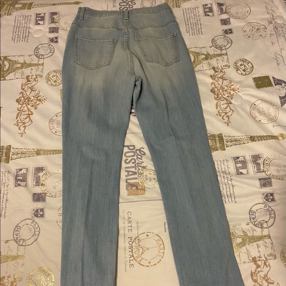 Fashion Nova Jeans - Picture 4 of 6